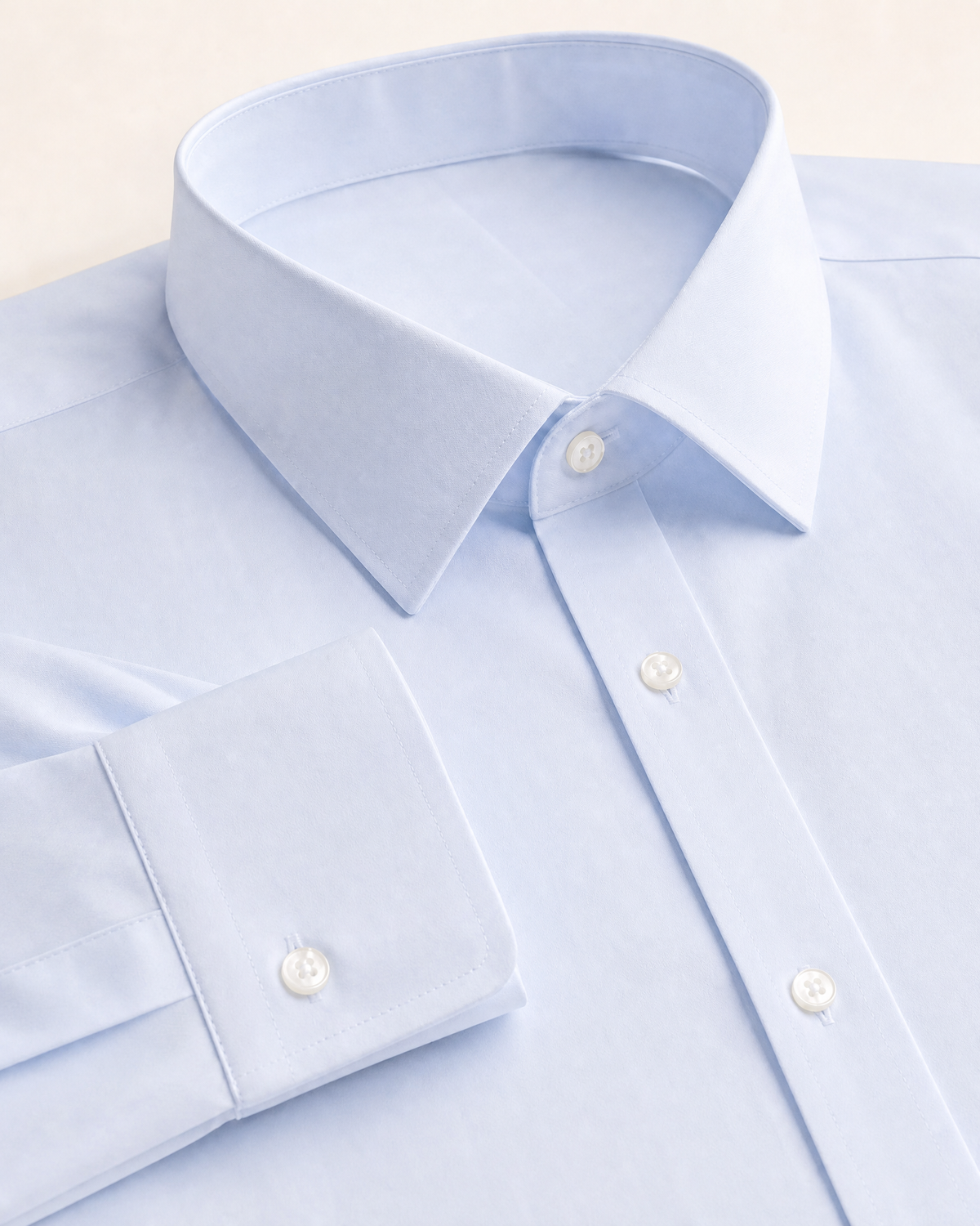 Chemise unie bleu clair - détail